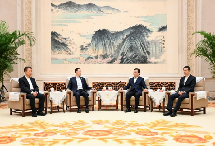 W020251201598425605372